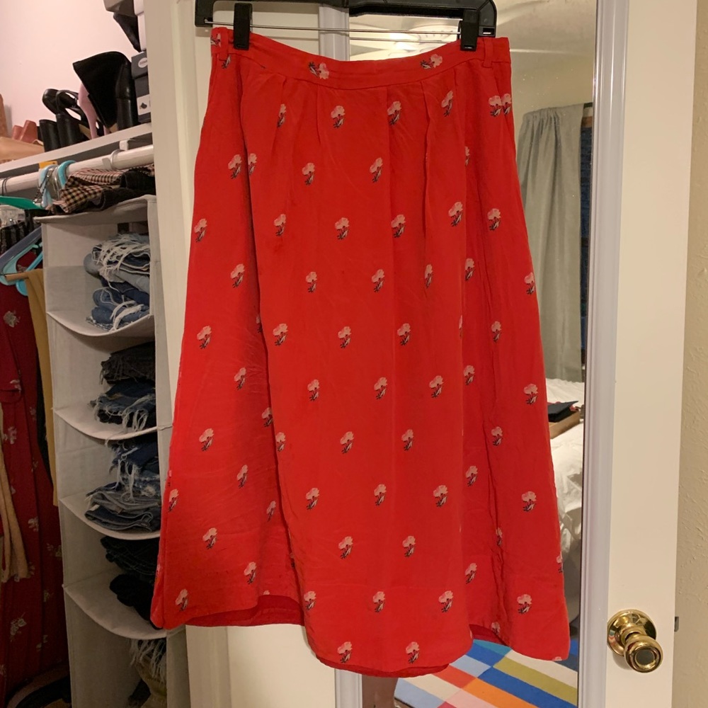 Precious vintage midi skirt!